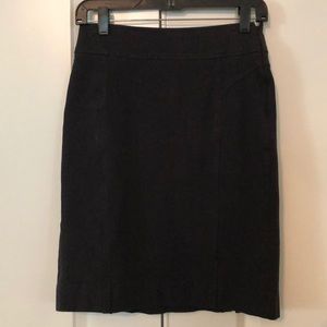 Stretchy pencil skirt